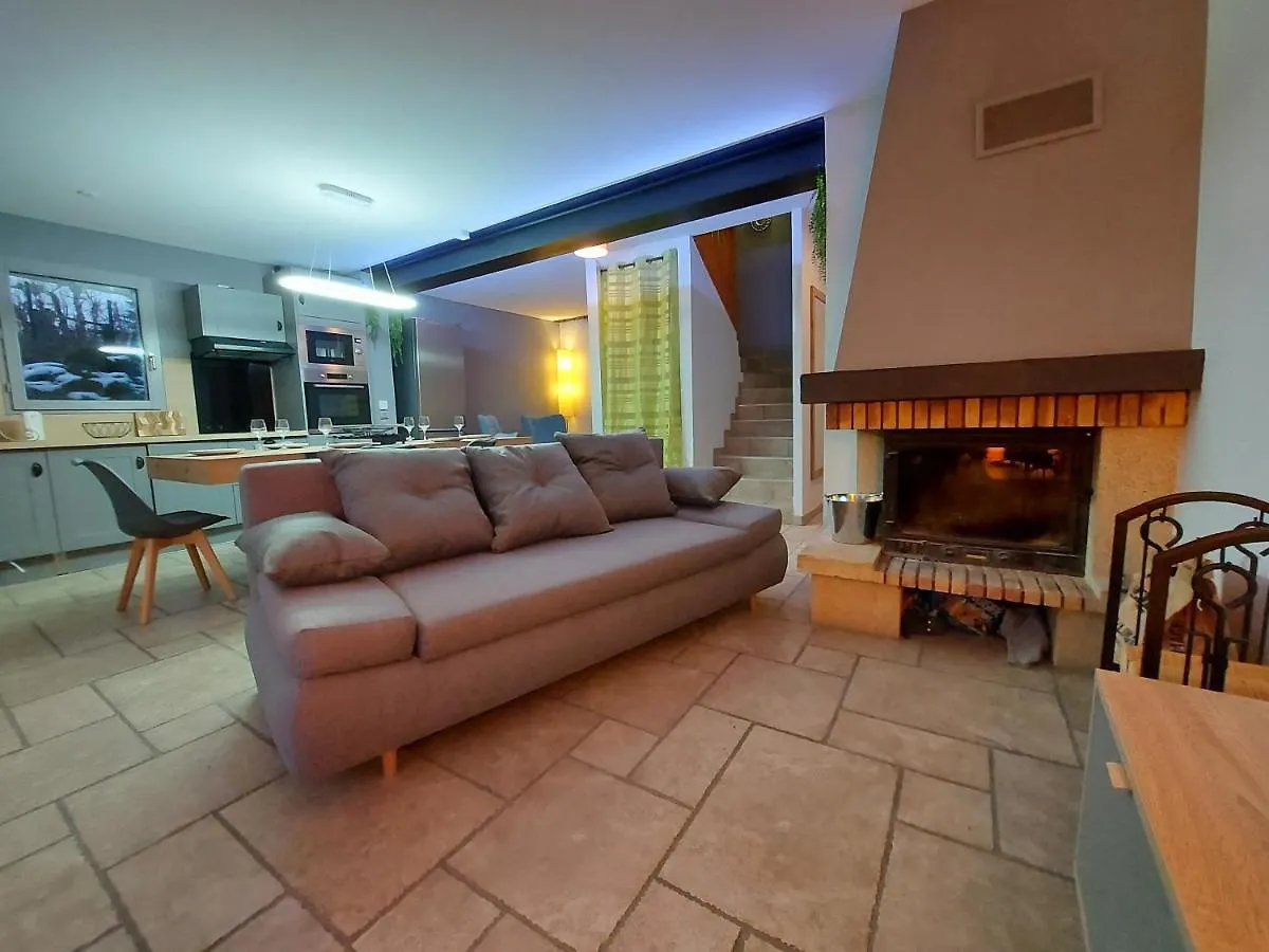 Lac d'Annecy Chalet: Mountain View Retreat with Terrace and Garden Saint-Jorioz