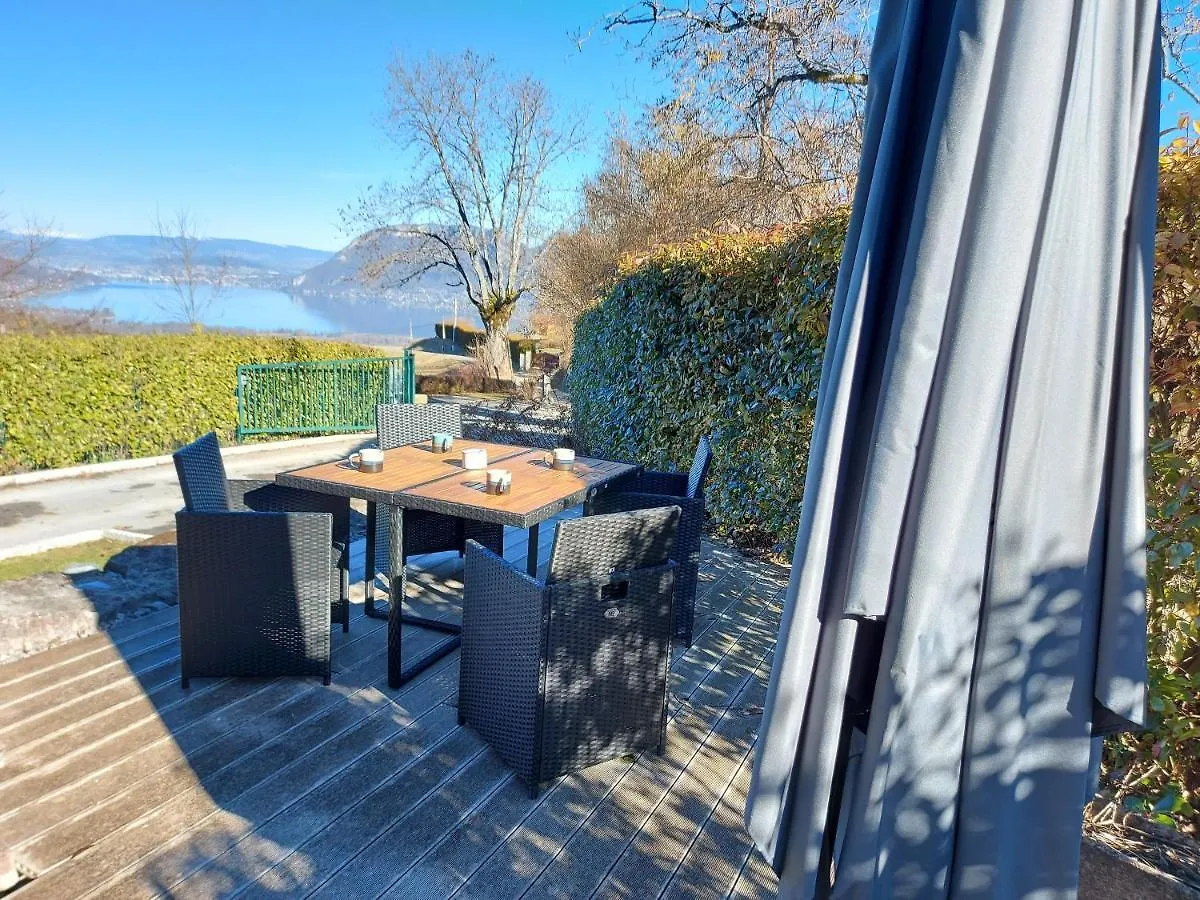 Lac d'Annecy Chalet: Mountain View Retreat with Terrace and Garden Saint-Jorioz 0*,
